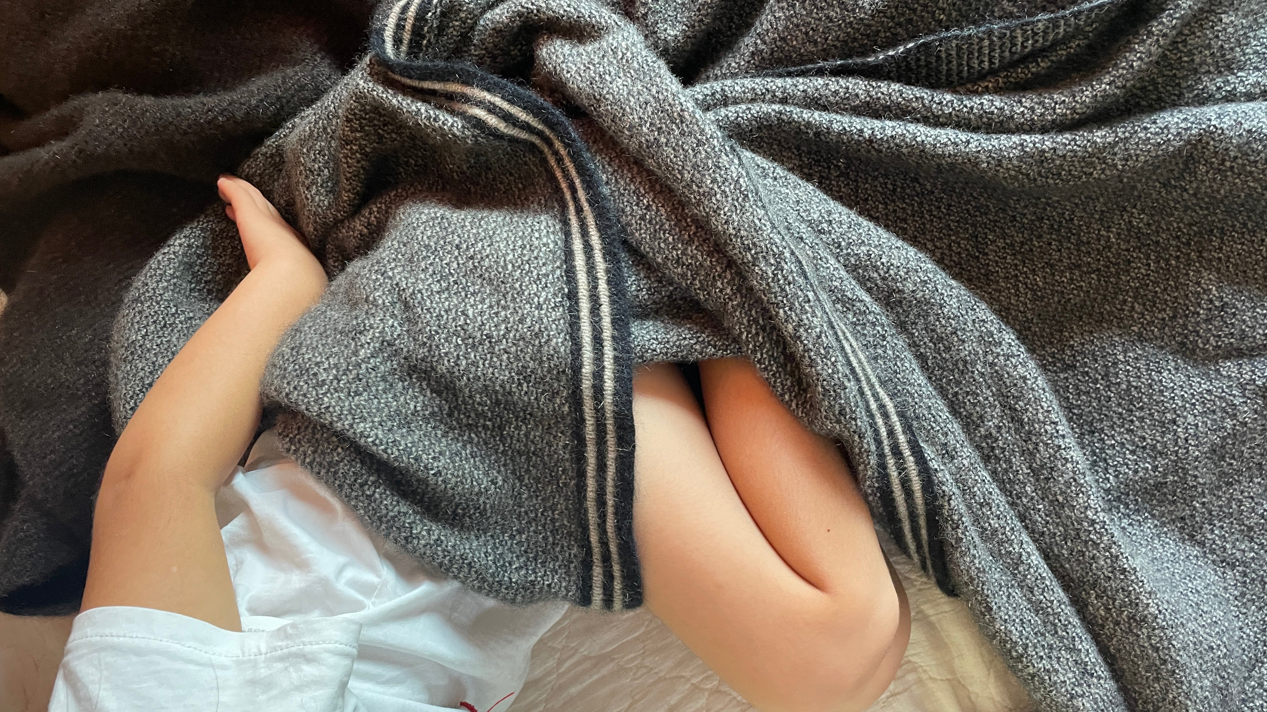 着る岩盤浴「BSファイン」とポッサムメリノ、どちらが快適?寝具の選び方とおすすめの使い方