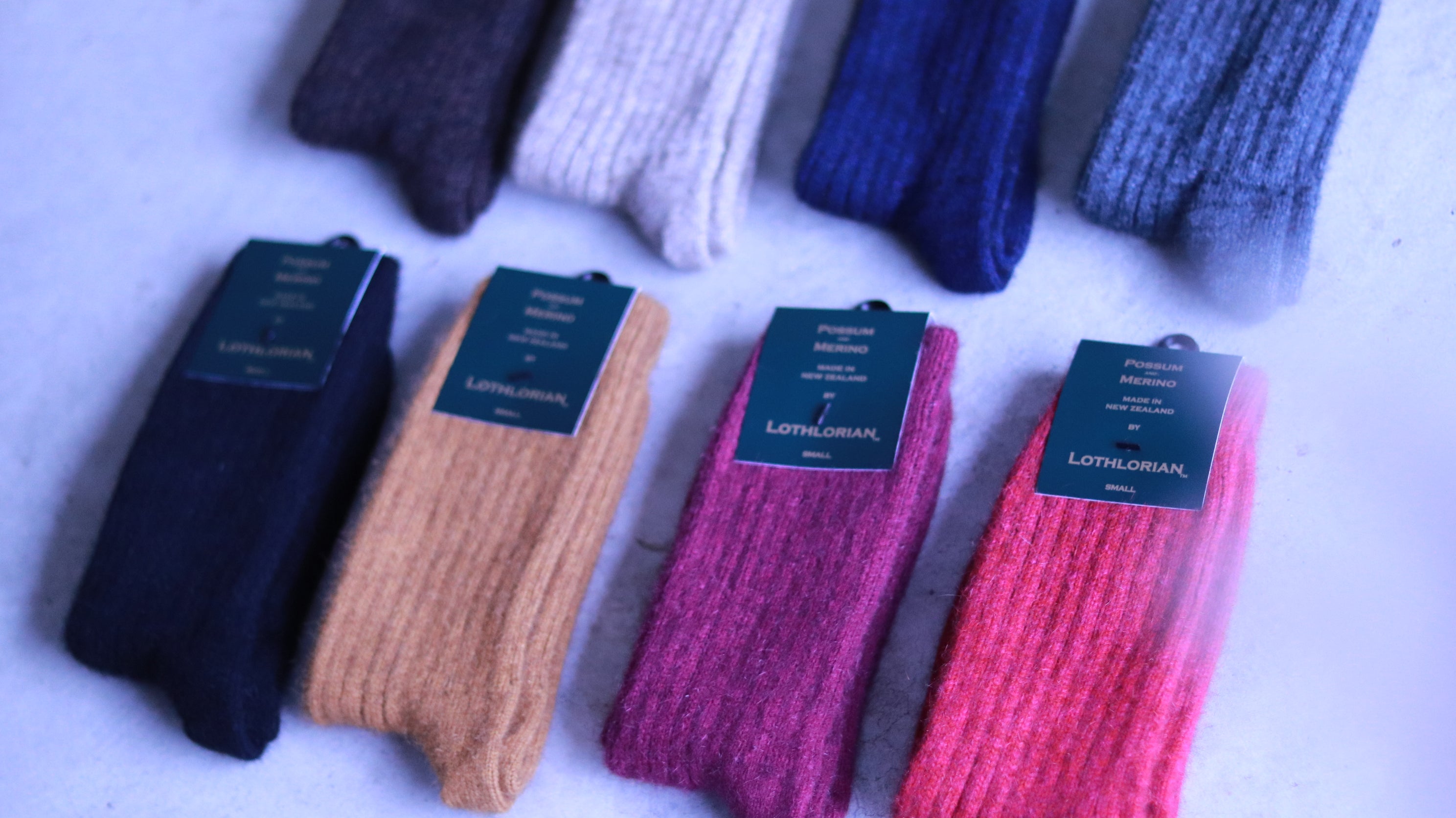 プレゼントに選ばれています!ポッサムメリノの靴下で贈る究極の暖かさ!