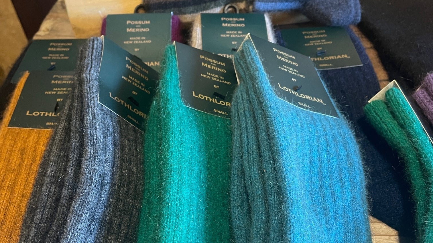 雪の日にオススメ!ポッサムメリノの靴下で足元ぽかぽか